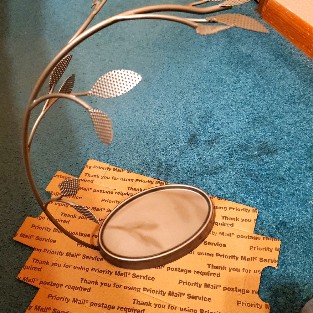 Metal Leafy Jewelry Display Holder